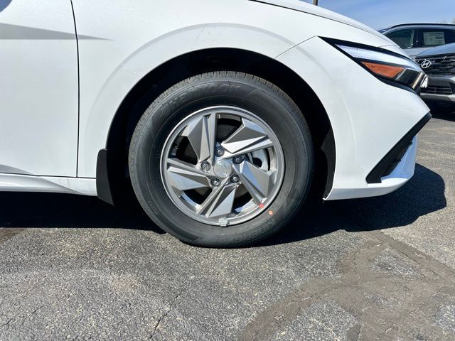 2025 Hyundai Elantra SE - Photo 34