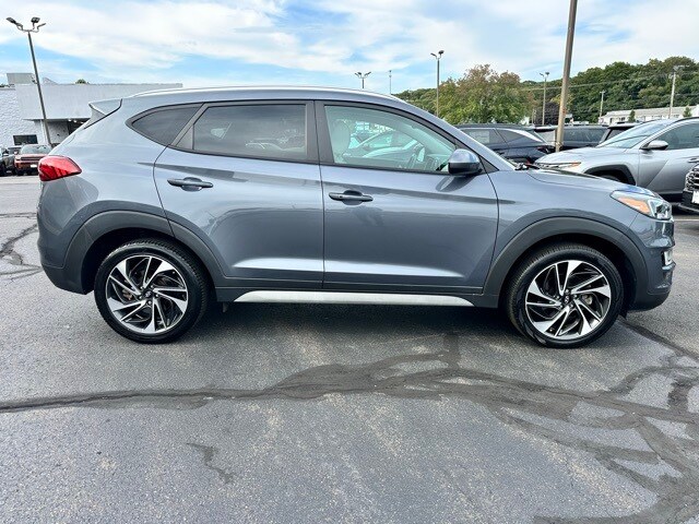 2021 Hyundai Tucson Sport photo 2