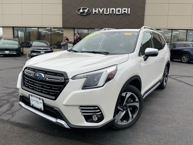 2023 Subaru Forester Touring's photo