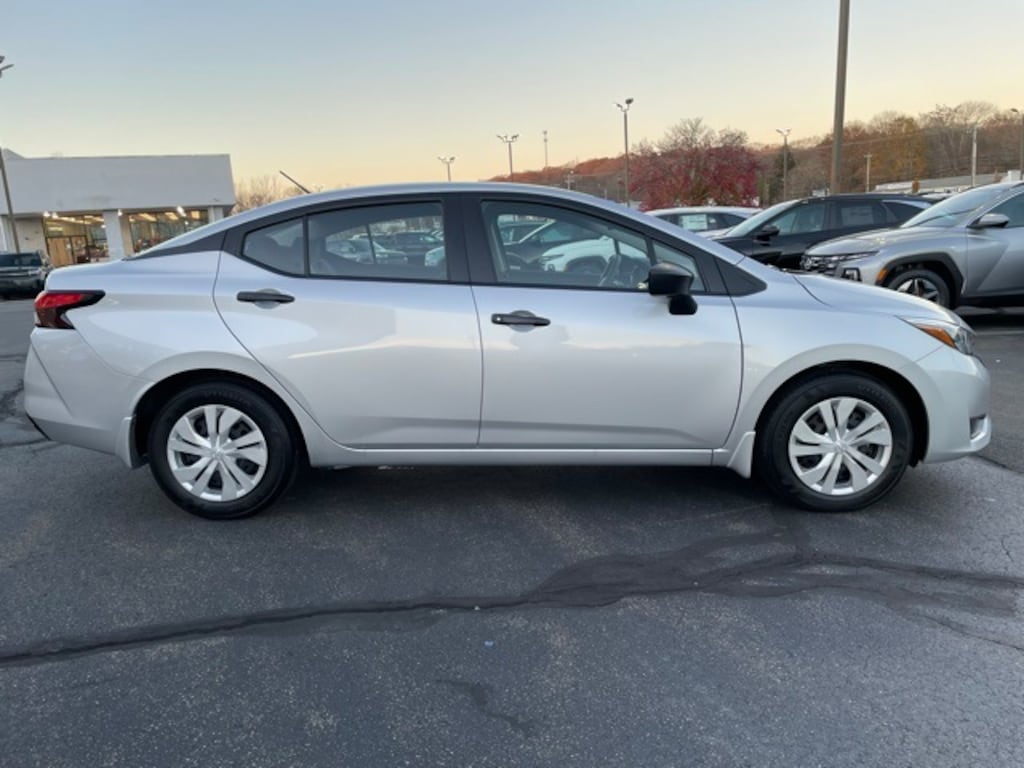 Used 2025 Nissan Versa 1.6 S Sedan