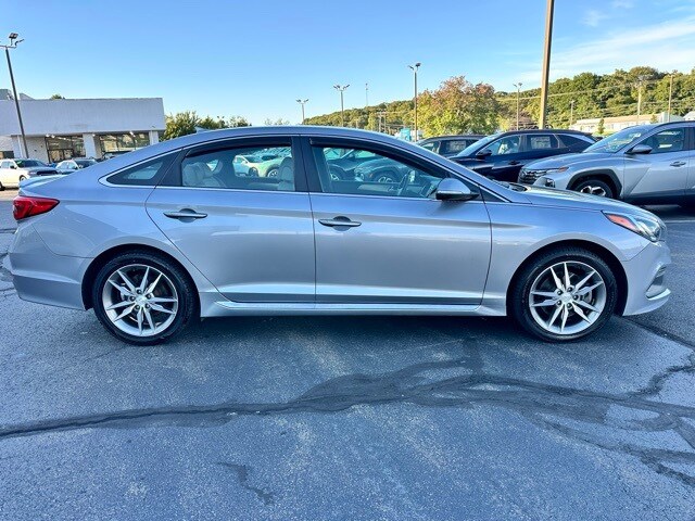 2017 Hyundai Sonata Sport 2.0T photo 4
