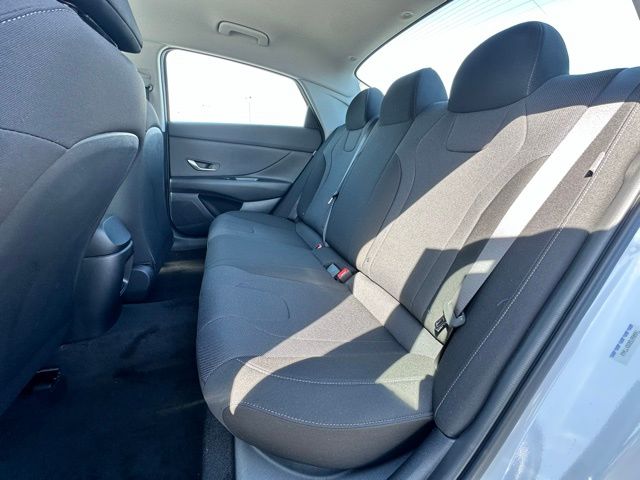 2025 Hyundai Elantra SE - Photo 24
