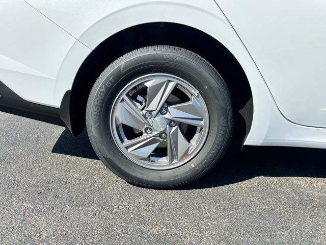 2025 Hyundai Elantra SE - Photo 33