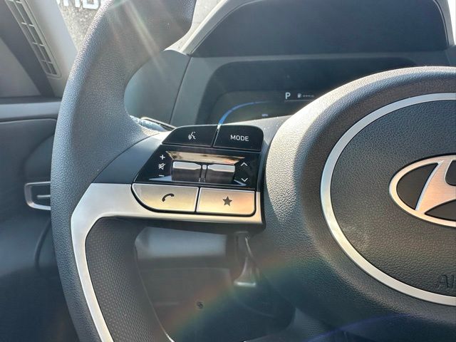 2025 Hyundai Elantra SE - Photo 14