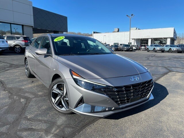 2022 Hyundai Elantra Hybrid Limited photo 3