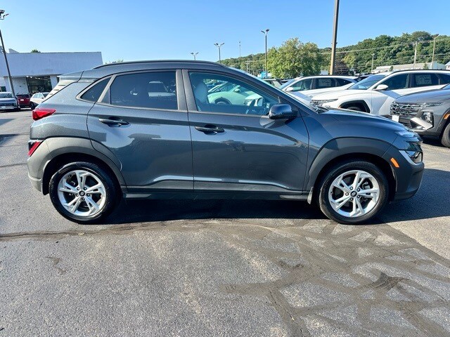 2023 Hyundai Kona SEL photo 4