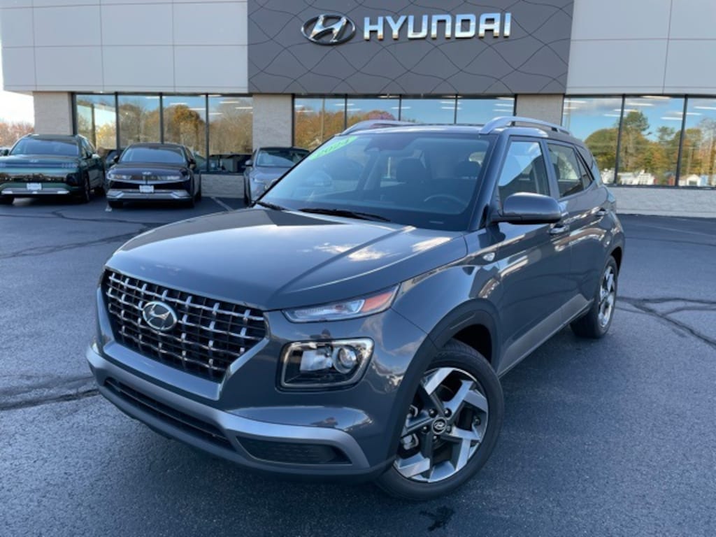 Used 2024 Hyundai Venue SEL SUV