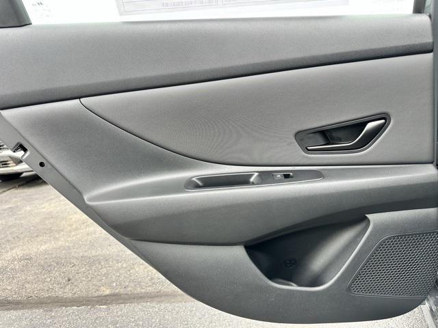 2025 Hyundai Elantra Blue - Photo 24