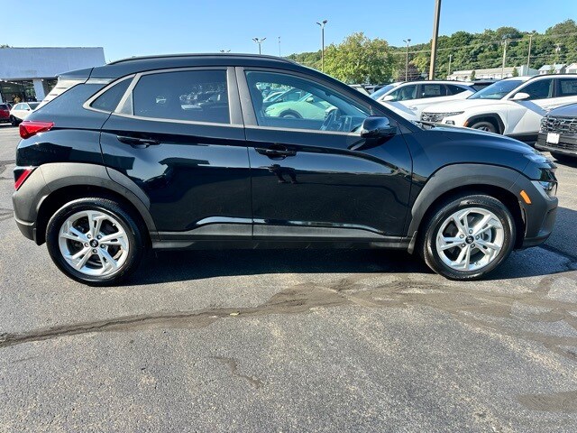 2023 Hyundai Kona SEL photo 3