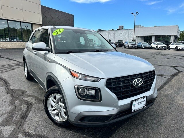 2023 Hyundai Venue SE photo 3