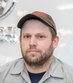 Staff member Scott Child from ID_615399e97927