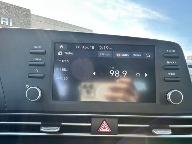 2025 Hyundai Elantra SE - Photo 18