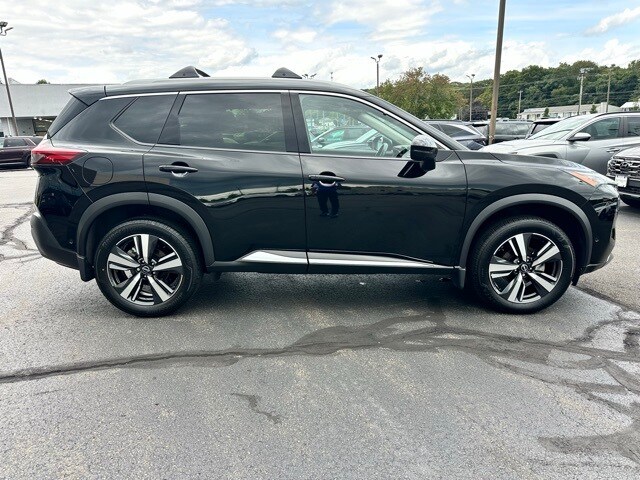 2023 Nissan Rogue SL photo 4