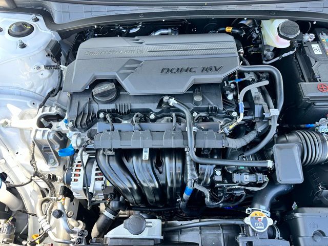 2025 Hyundai Elantra SE - Photo 30
