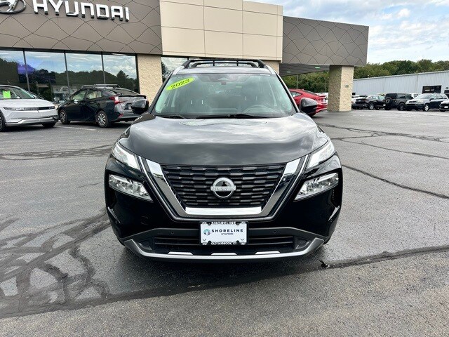 2023 Nissan Rogue SL photo 2