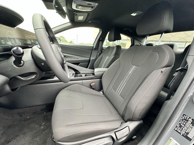 2025 Hyundai Elantra Blue - Photo 11