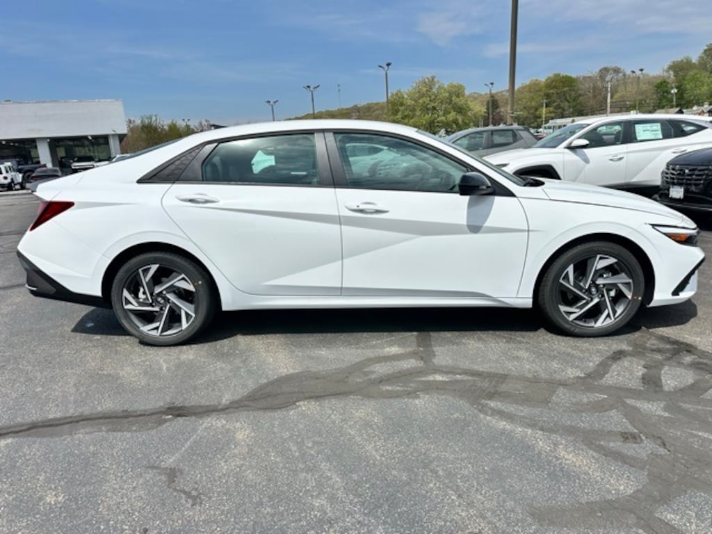Certified 2025 Hyundai Elantra SEL Sport Sedan