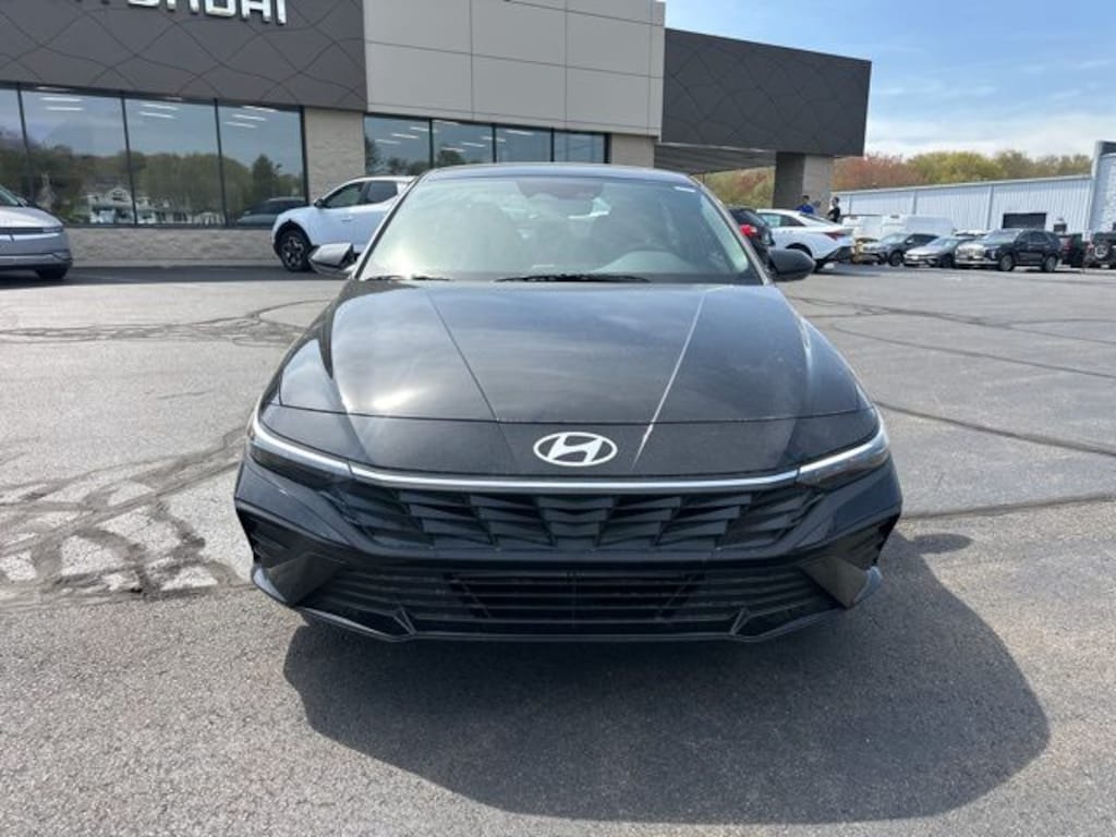 Used 2025 Hyundai Elantra SEL Sport Sedan