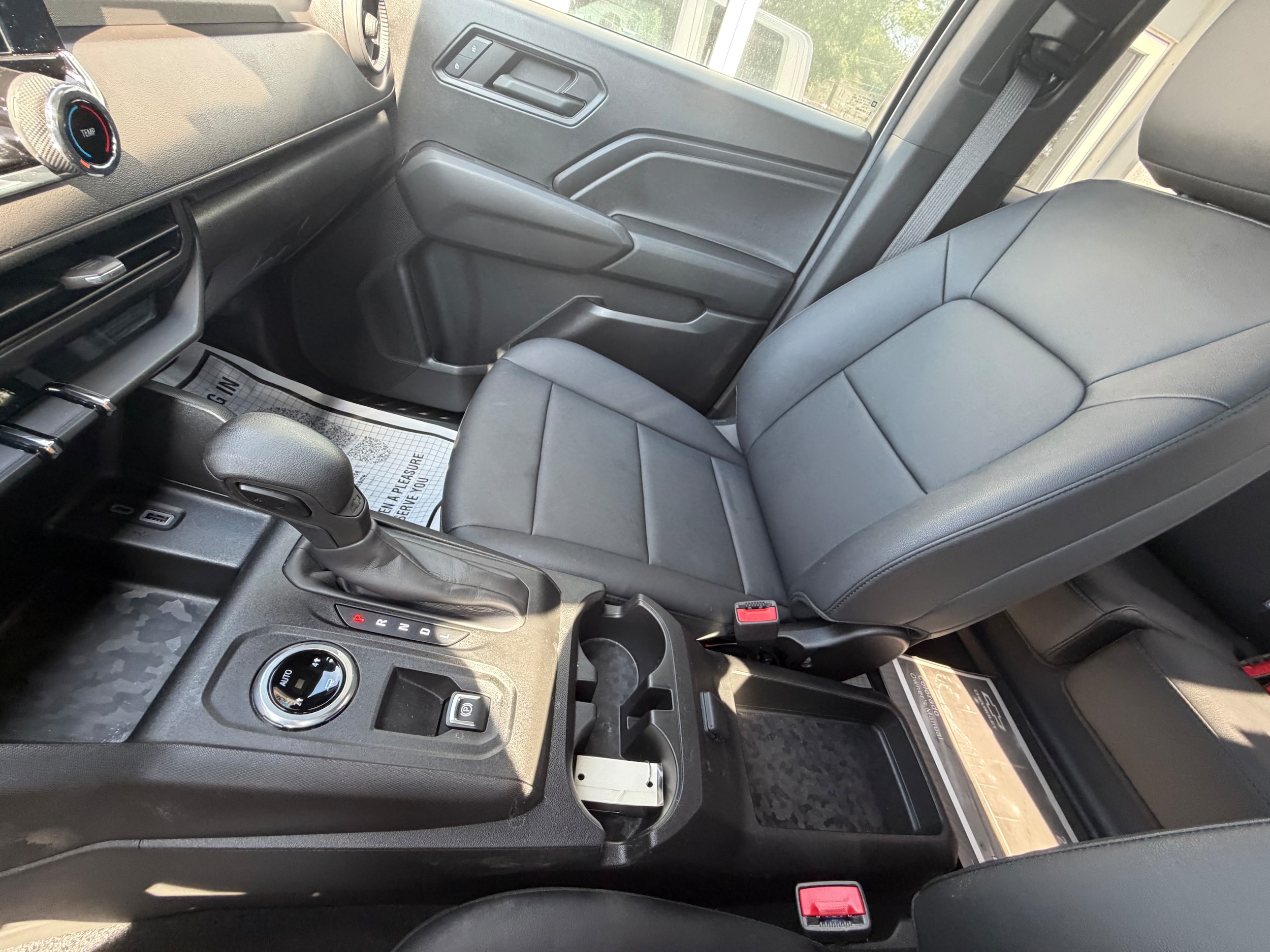 2024 Chevrolet Colorado Work Truck - Photo 30