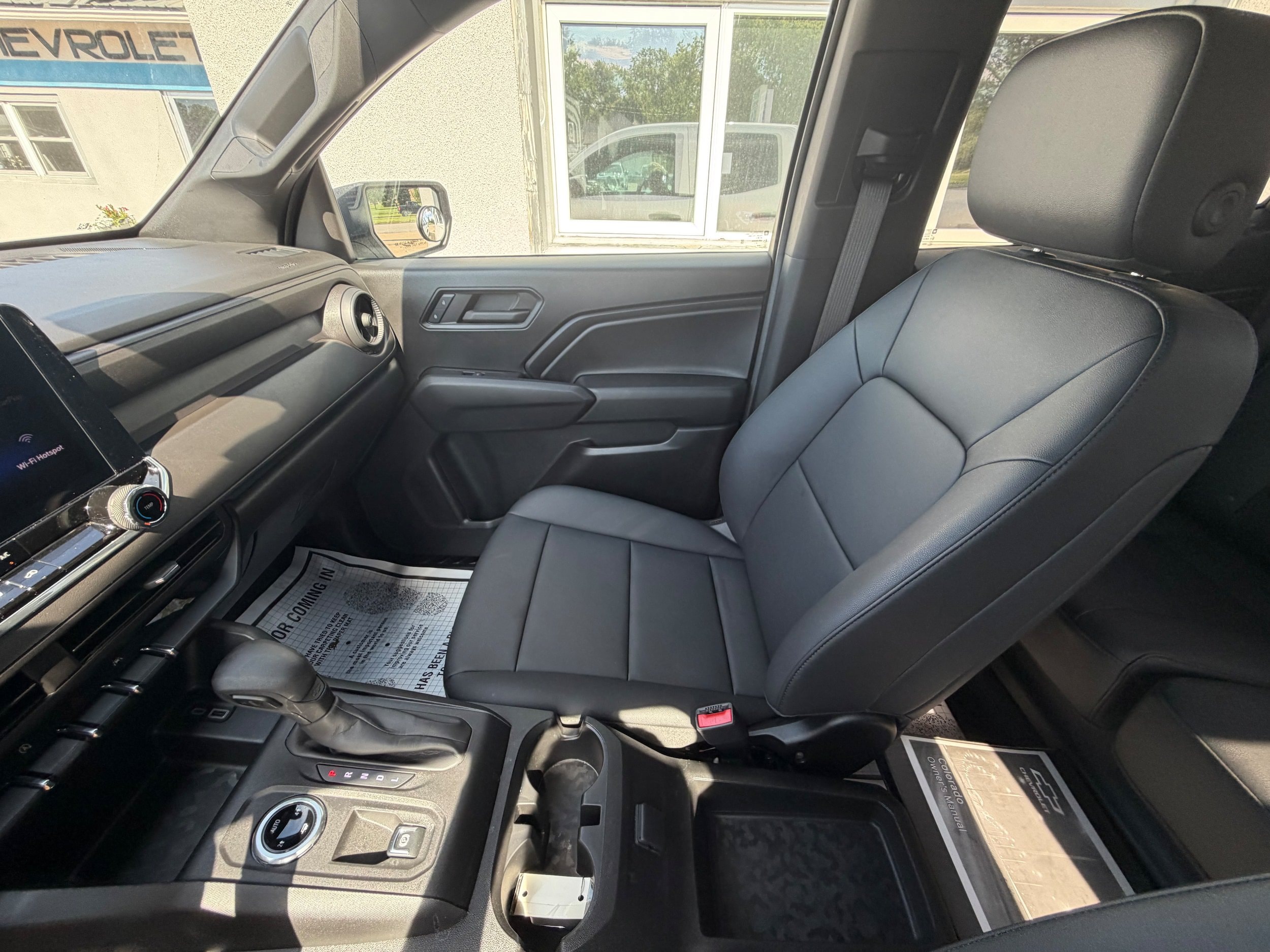 2024 Chevrolet Colorado Work Truck - Photo 14