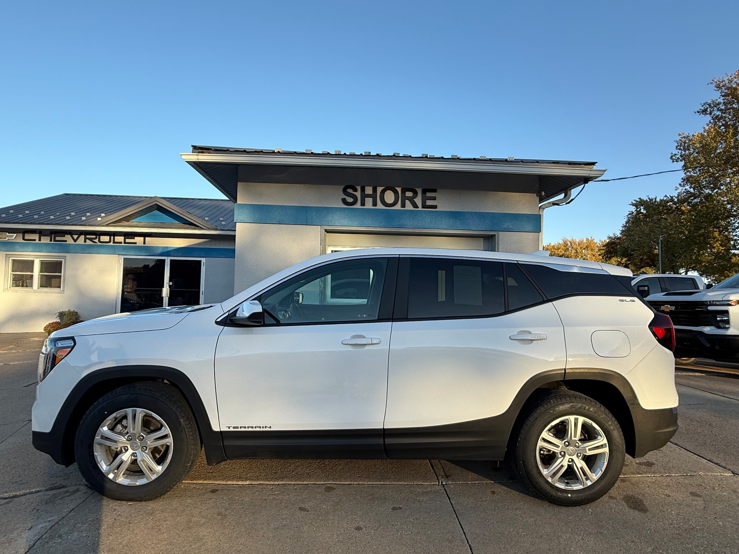 2024 GMC Terrain SLE's photo