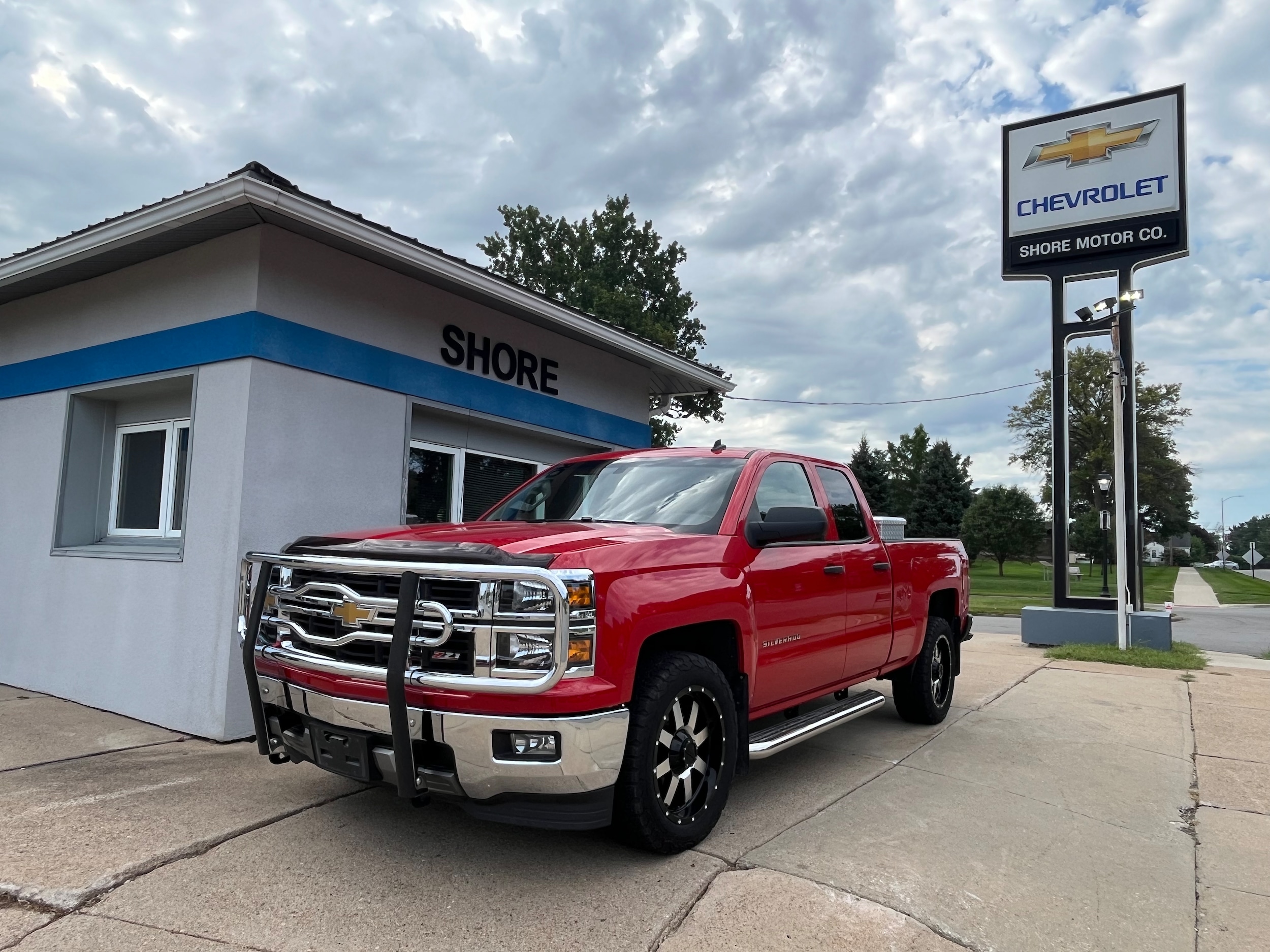 Used 2014 Chevrolet Silverado 1500 2LT with VIN 1GCVKREC0EZ278598 for sale in Clarinda, IA