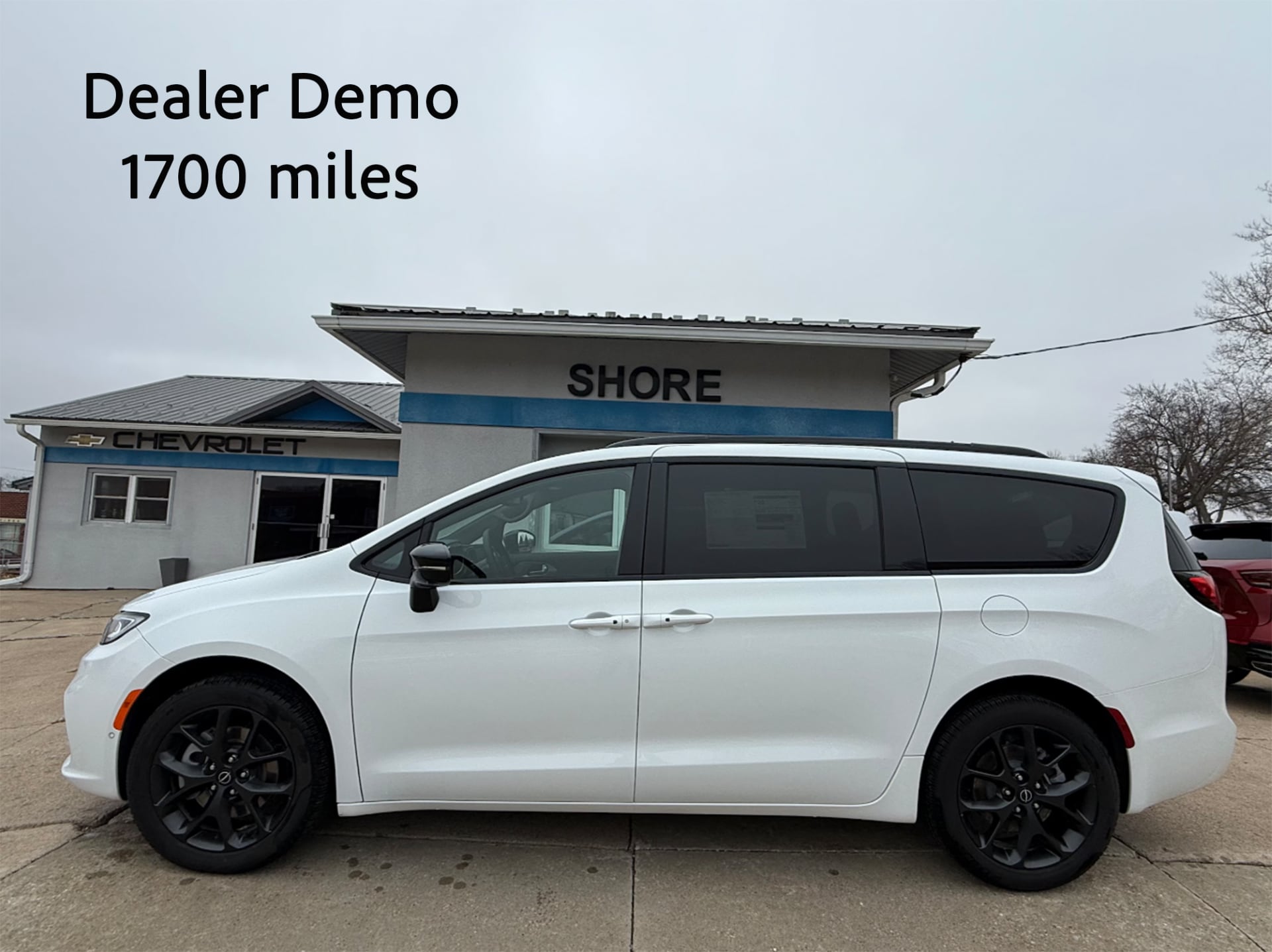 2026 Chrysler Pacifica Limited's photo