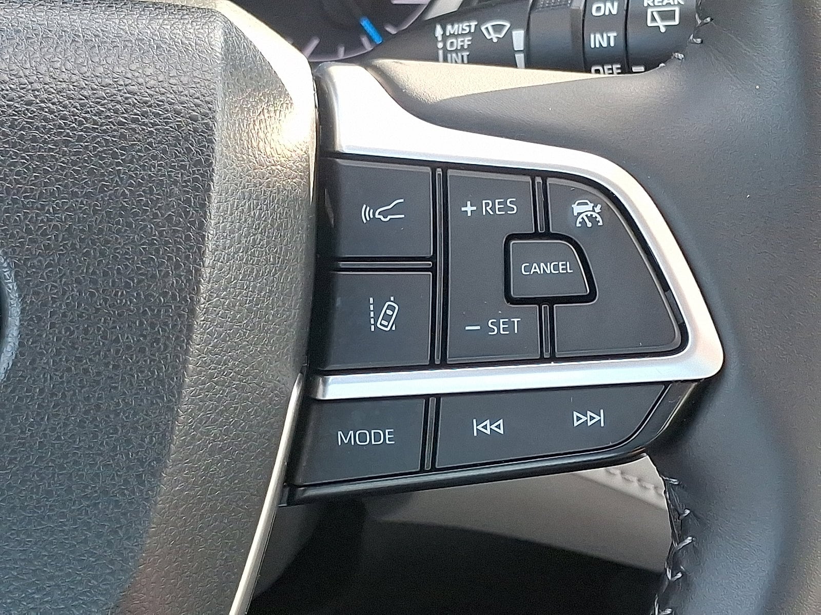 2023 Toyota Highlander XLE - Photo 23