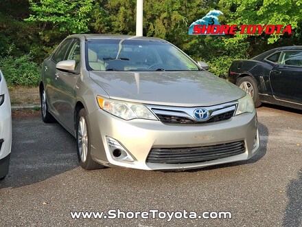 2014 Toyota Camry Hybrid XLE Sedan