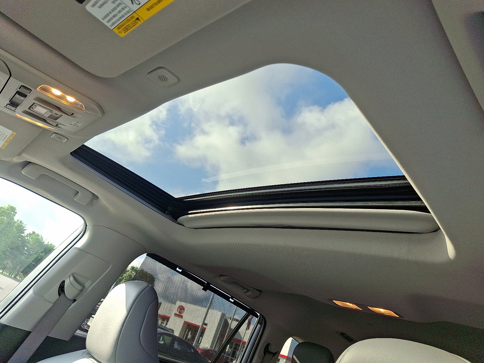 2023 Toyota Highlander XLE - Photo 15