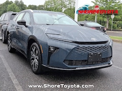 2025 Toyota Crown Signia XLE XLE