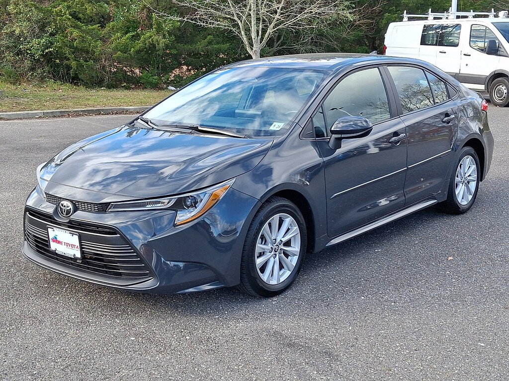 Used 2023 Toyota Corolla LE Sedan