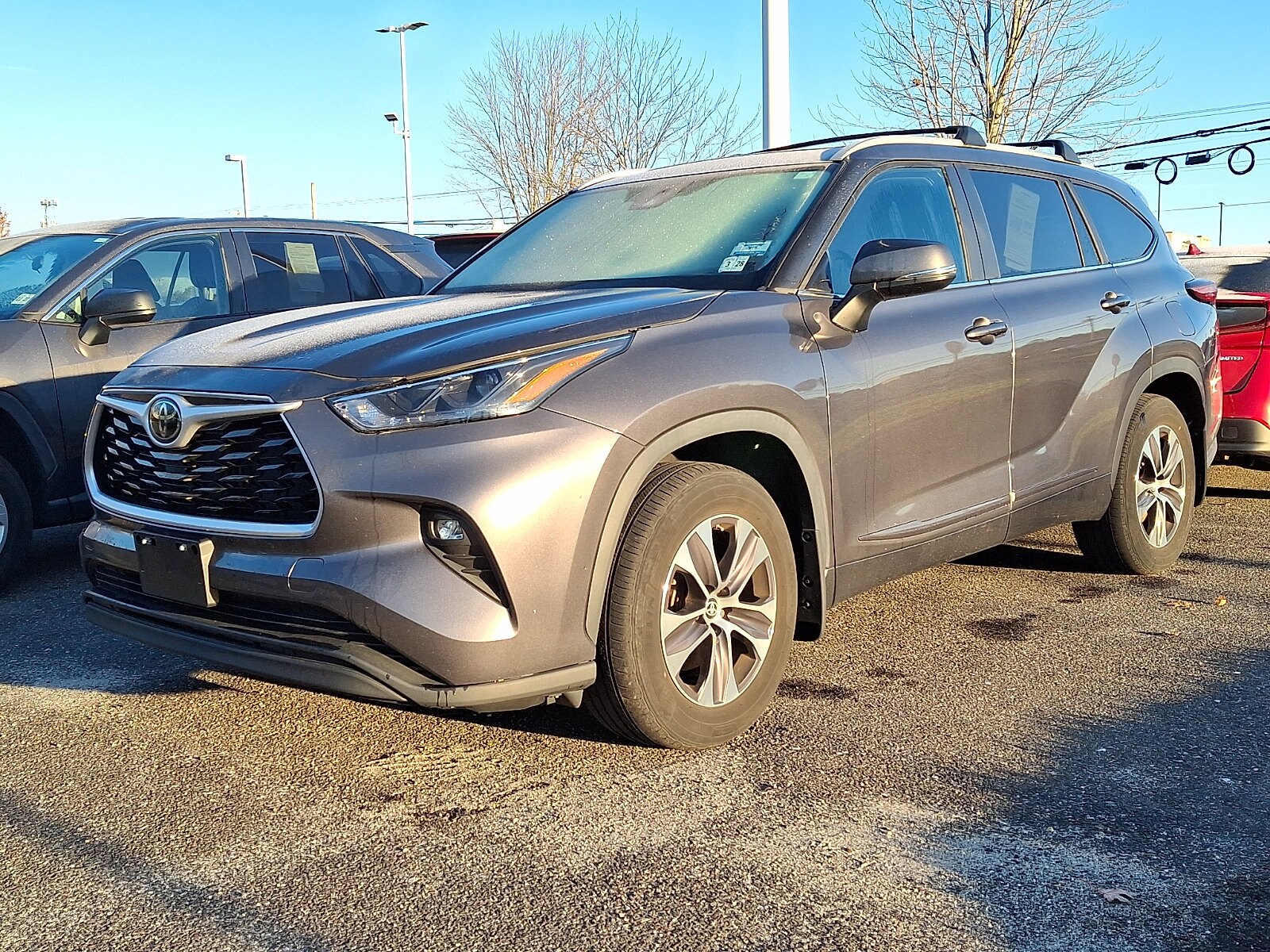 2023 Toyota Highlander XLE photo 2