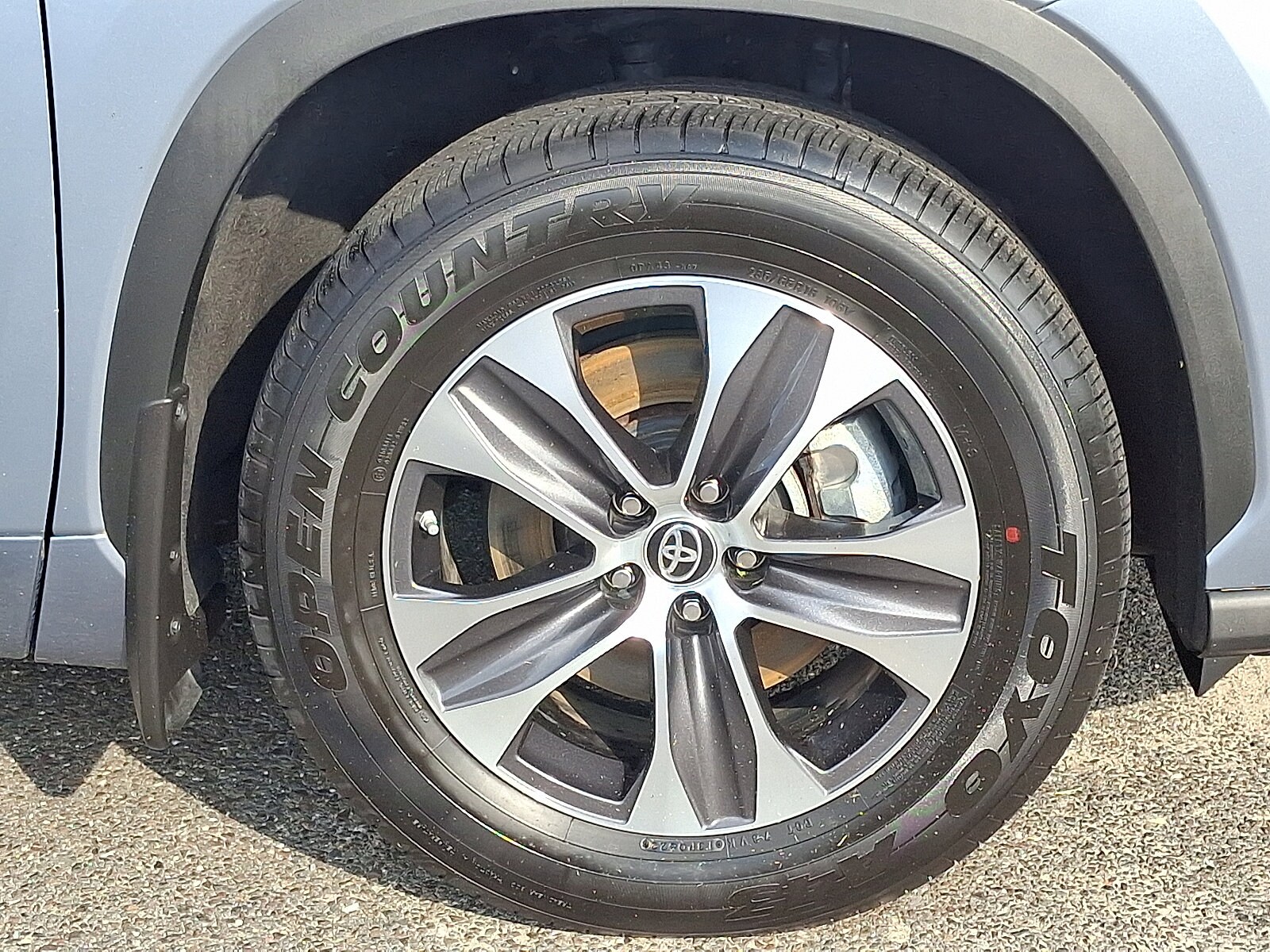 2023 Toyota Highlander XLE - Photo 8