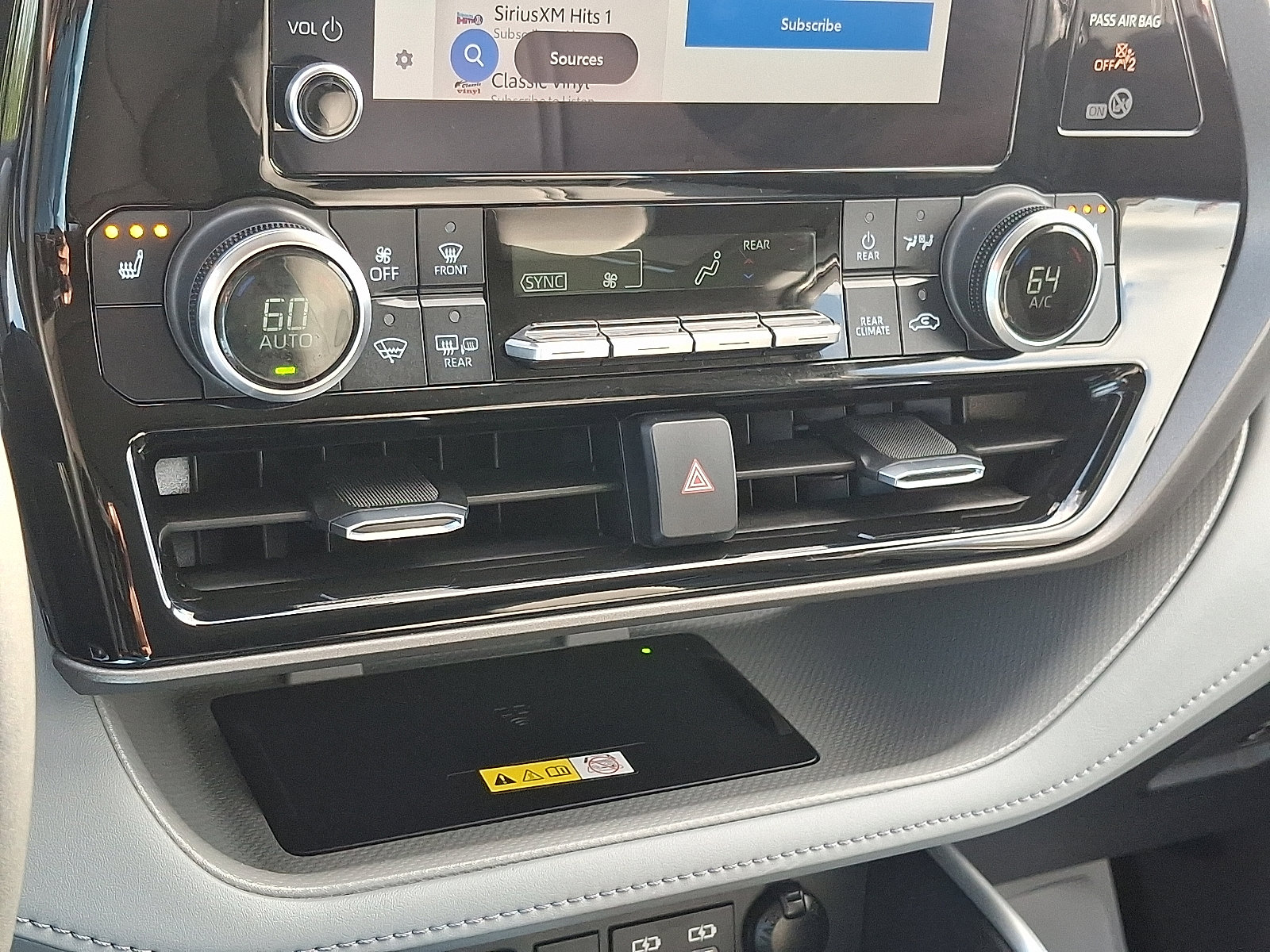 2023 Toyota Highlander XLE - Photo 17