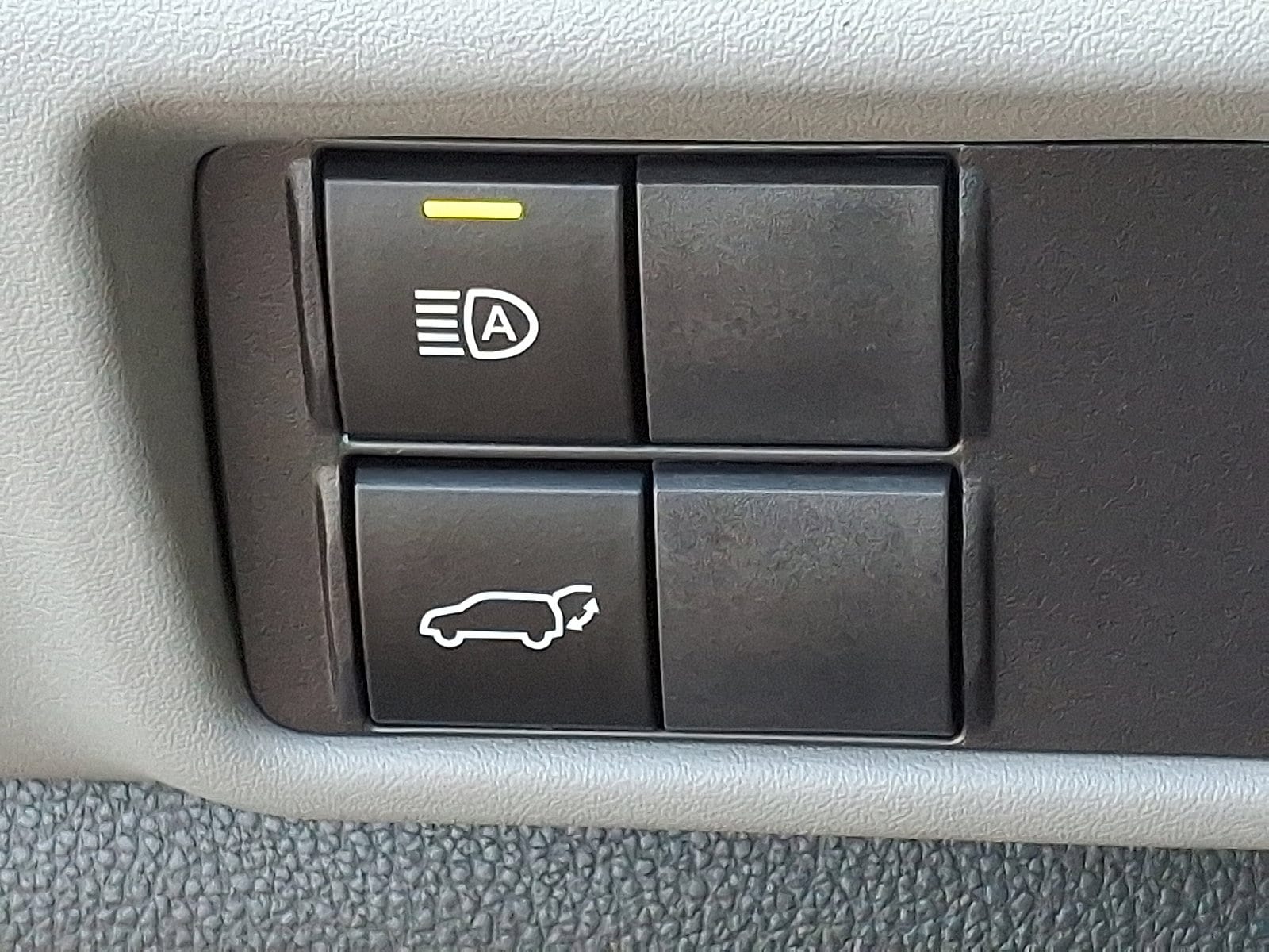 2023 Toyota Highlander XLE - Photo 28