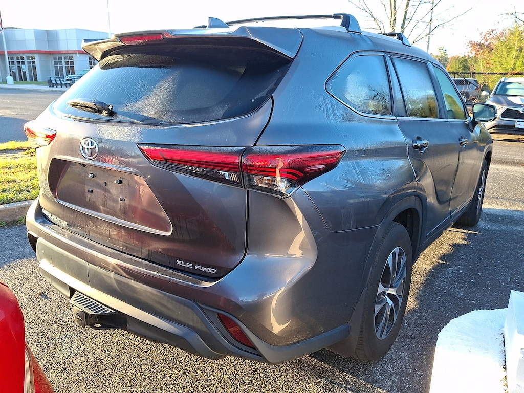Used 2023 Toyota Highlander XLE SUV