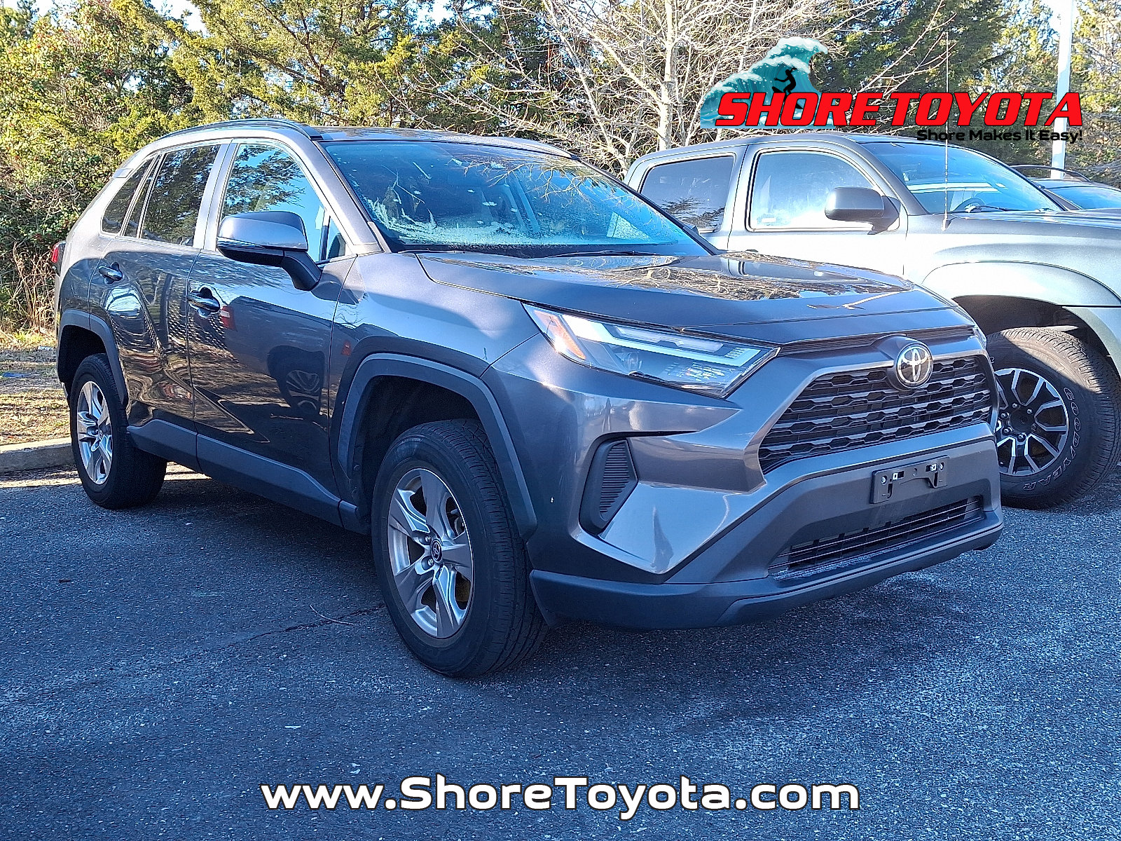 2022 Toyota RAV4 XLE's photo