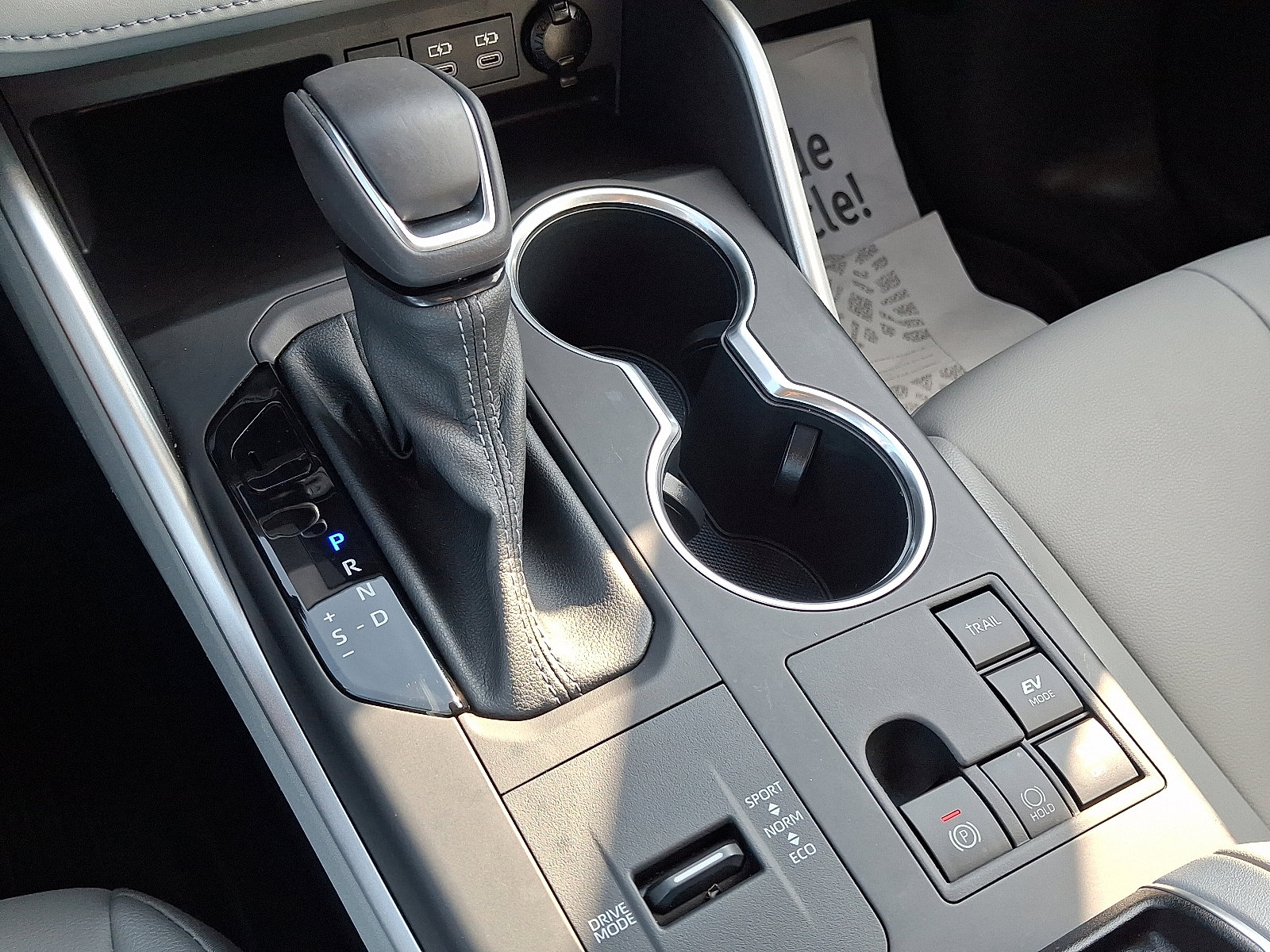 2023 Toyota Highlander XLE - Photo 16