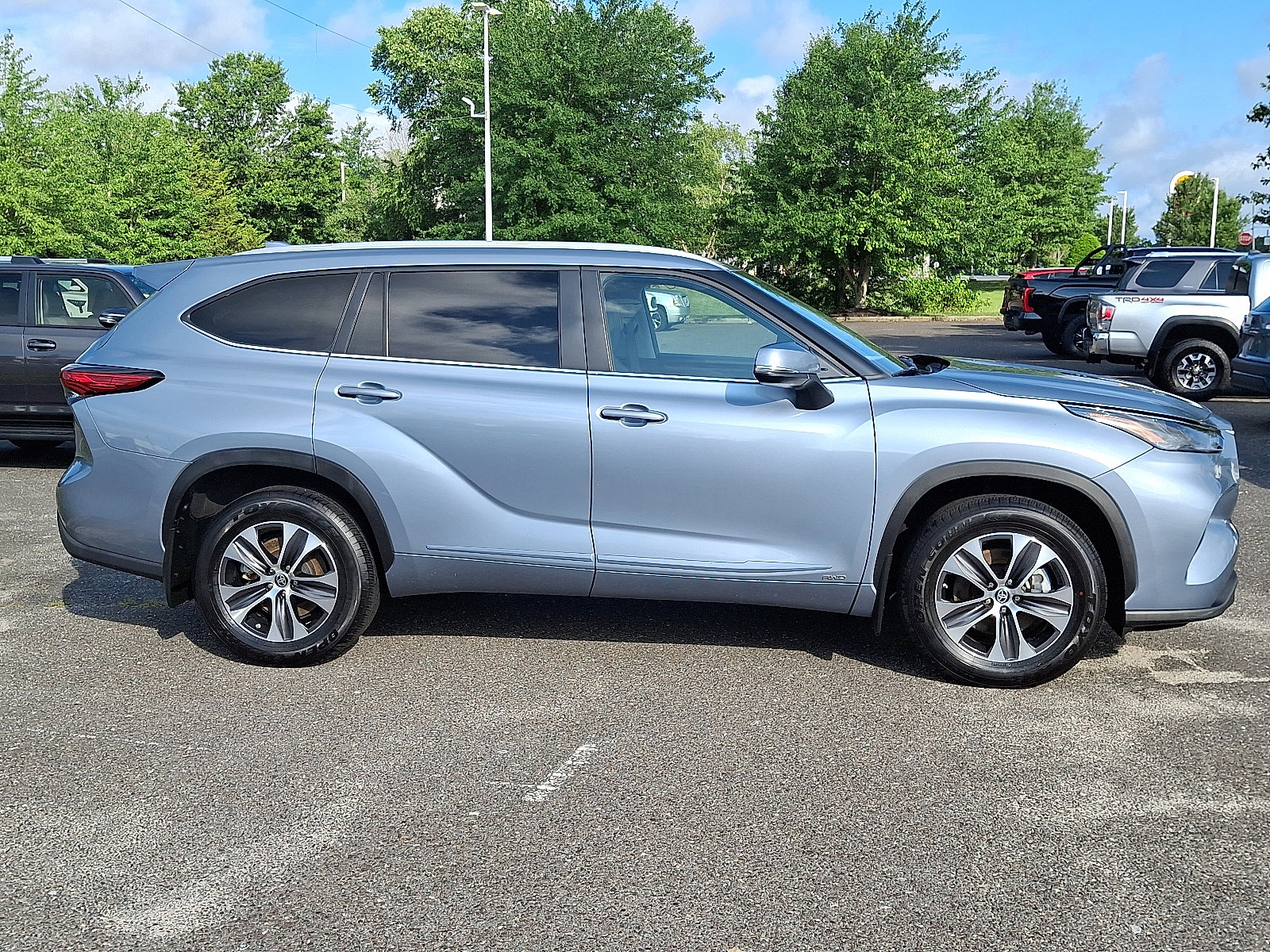 2023 Toyota Highlander XLE - Photo 7