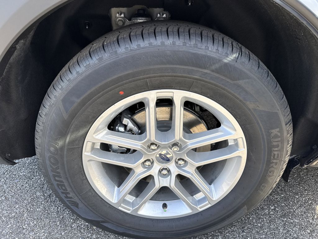2026 Ford Explorer Active - Photo 18