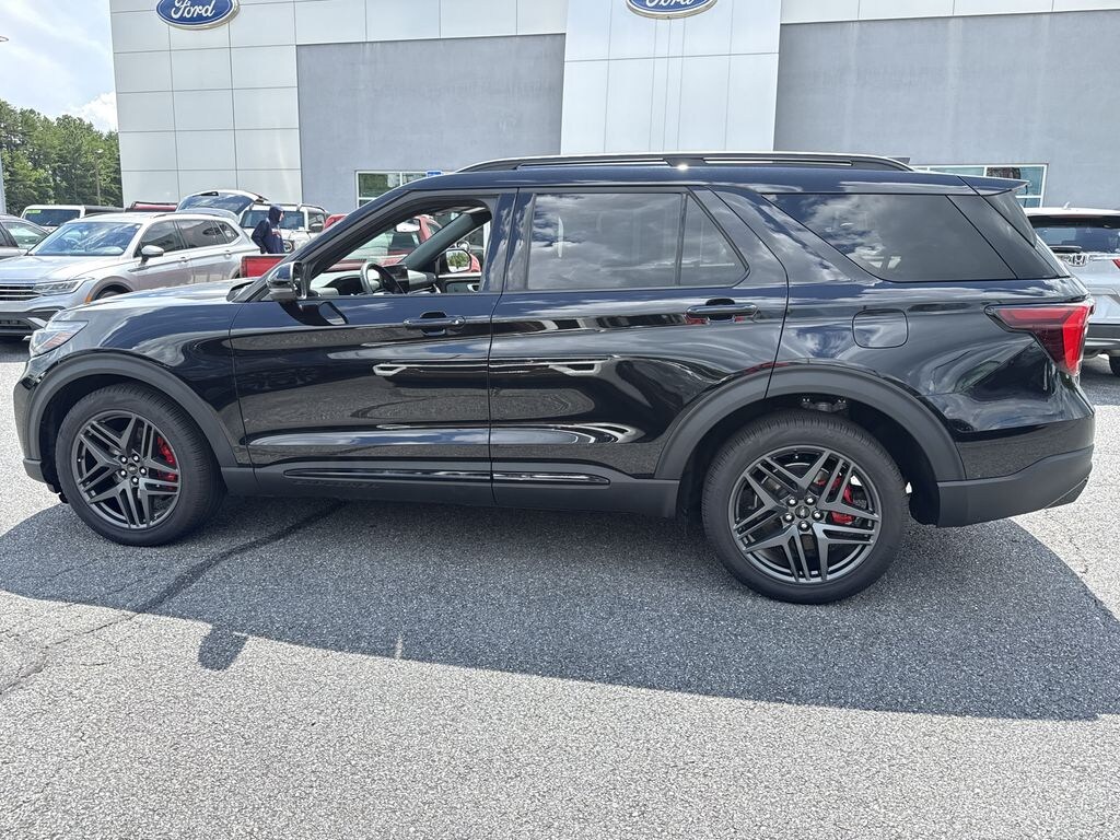 Used 2025 Ford Explorer ST SUV