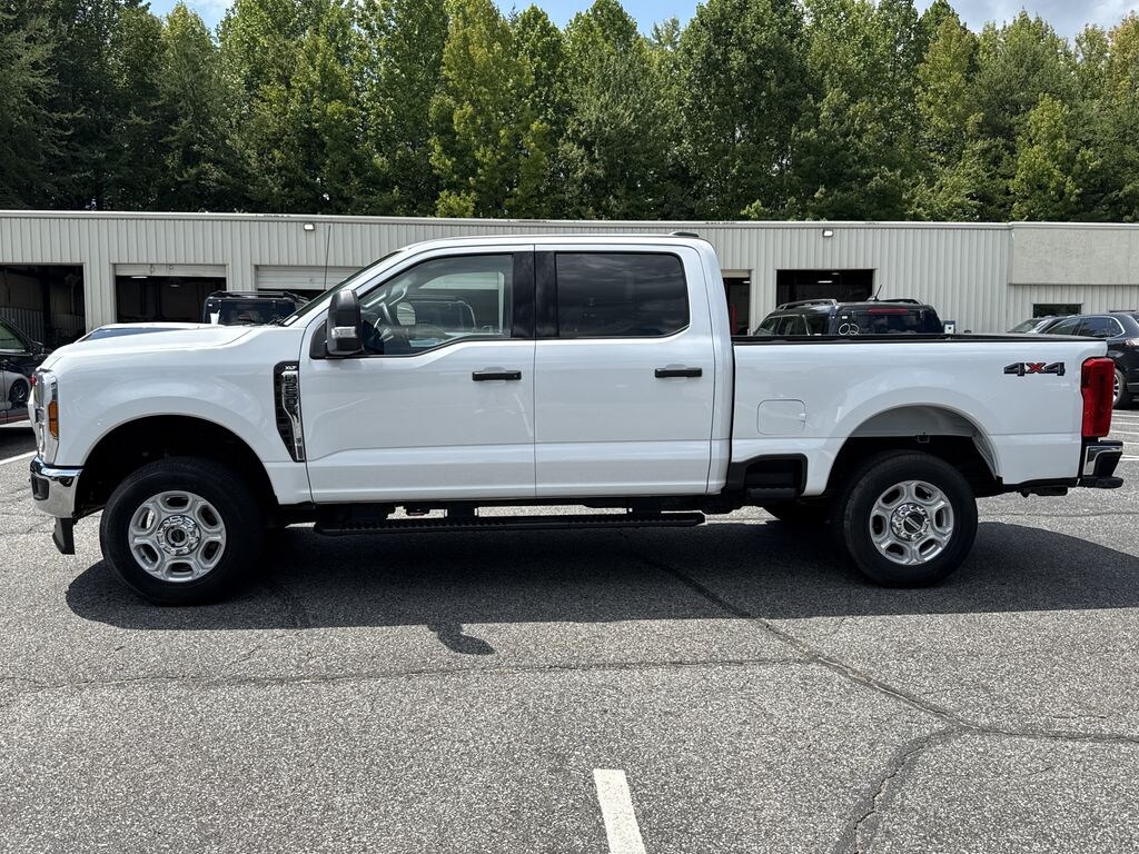 Used 2025 Ford F-250 XLT Crew Cab Truck