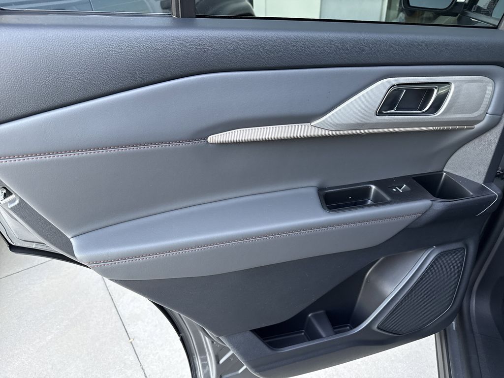 2026 Ford Explorer Active - Photo 33