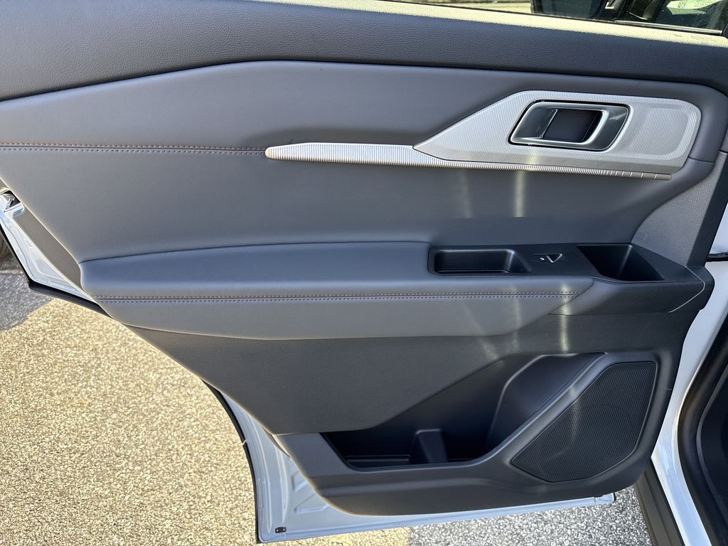 2026 Ford Explorer Active - Photo 23