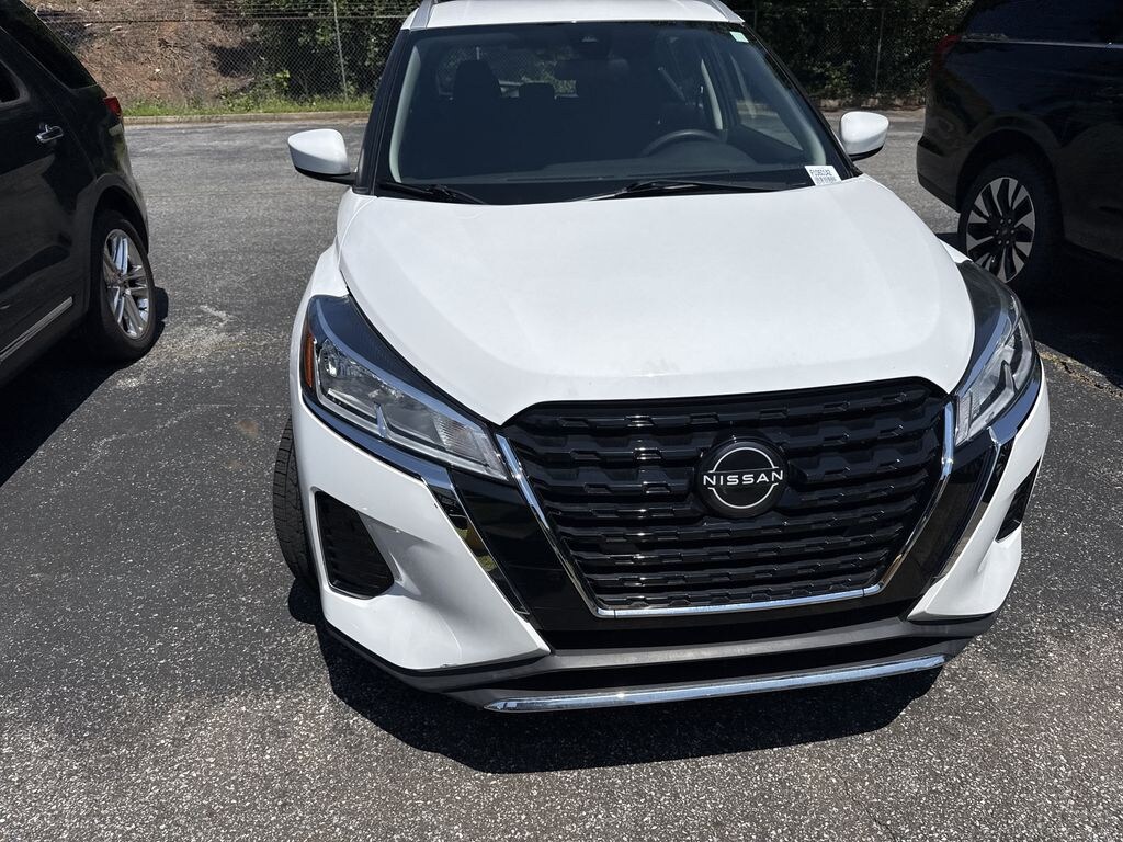 Used 2022 Nissan Kicks SV SUV