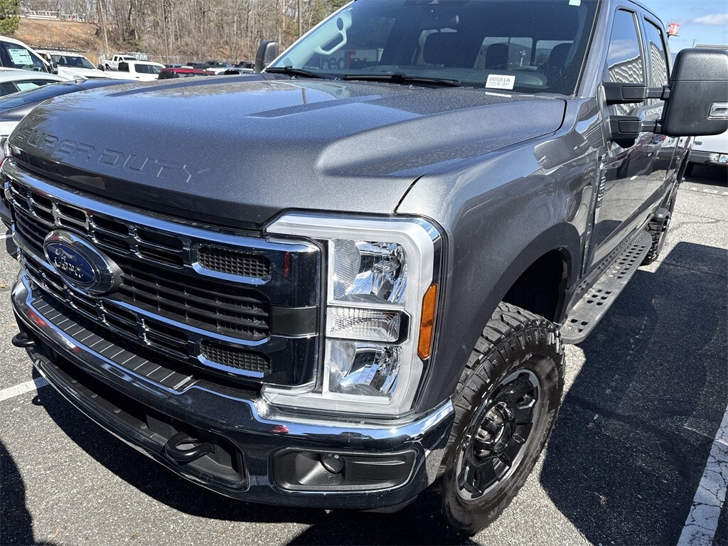Used 2025 Ford F-350 XLT Crew Cab Truck