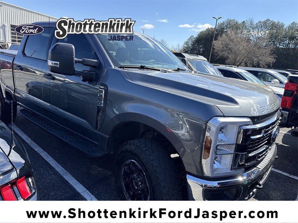 Used 2025 Ford F-350 XLT Crew Cab Truck
