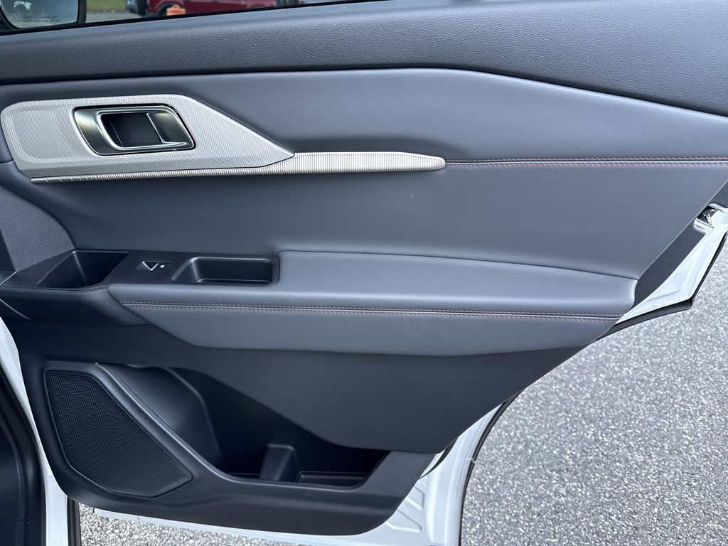2026 Ford Explorer Active - Photo 17