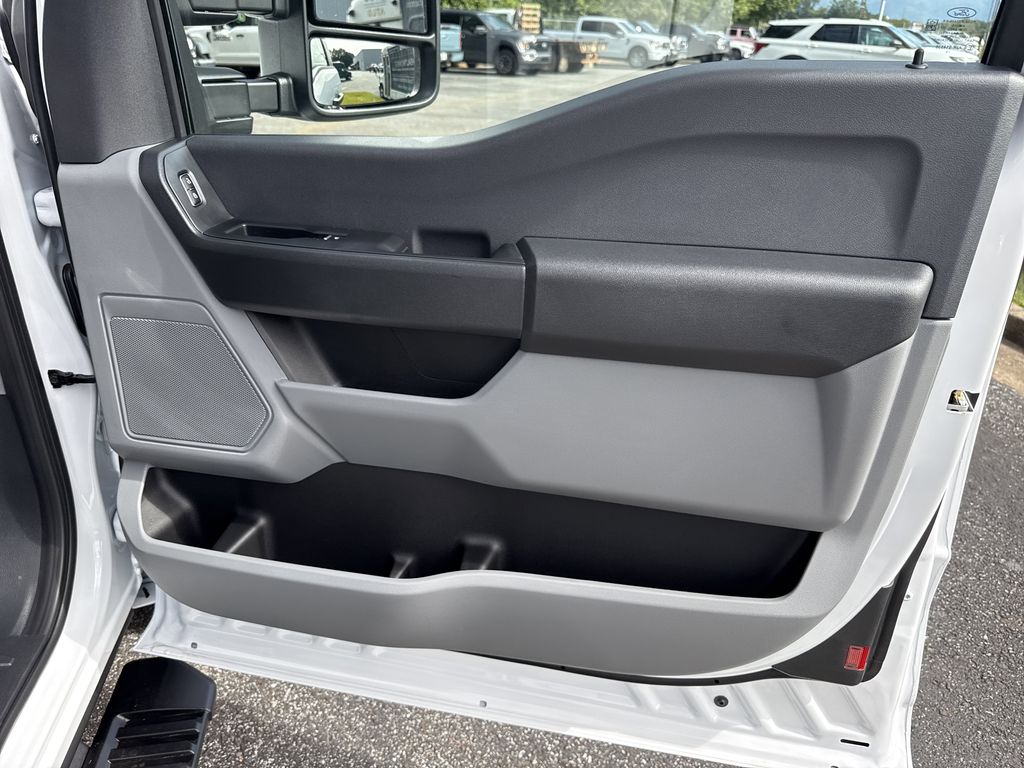 2026 Ford F-350 Super Duty XL - Photo 16